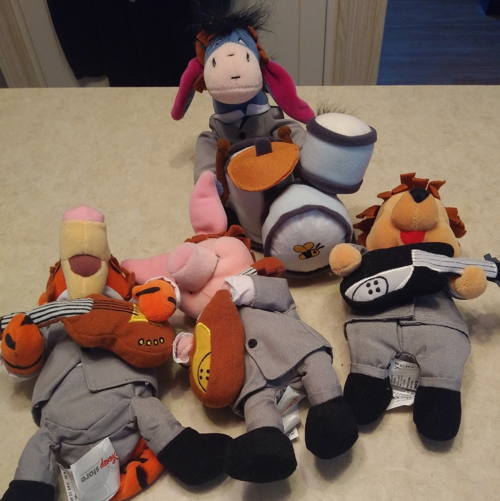 Disney Store - Pooh&Friends as the Beatles